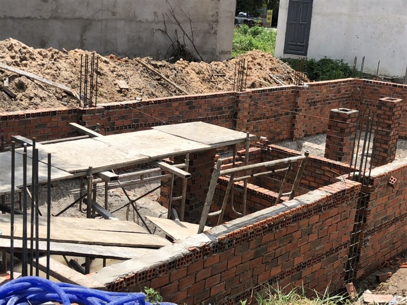 Điều Kiện, Thủ Tục Xây Nhà Trên Đất Sổ Hồng: Quy Định 2025