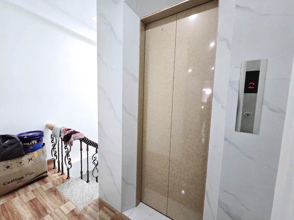 🧨🧨HÀNG HIẾM - NHÀ ĐẸP ĐỘi CẤN - 6 TẦNG THANG MÁY CHẠY VÙ VÙ - Ở NGAY - LÕI BA ĐÌNH - GẦN ÔTÔ 🧨🧨