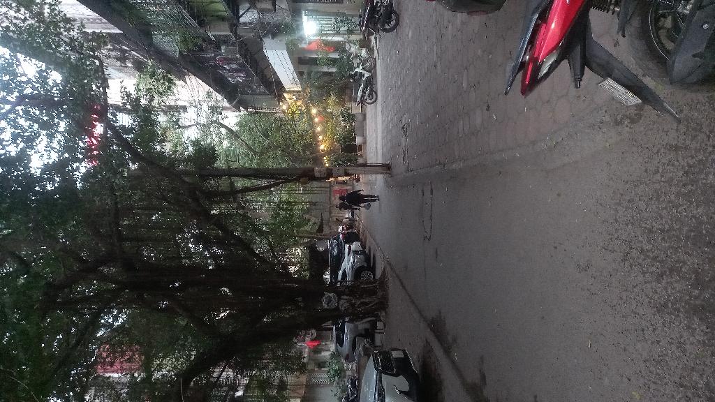 BÁN CĂN HỘ TẬP THỂ BỘ CÔNG THƯƠNG - RỘNG RÃI - VIEW THOÁNG SÁNG - VỊ TRÍ ĐI LẠI THUẬN TIỆN