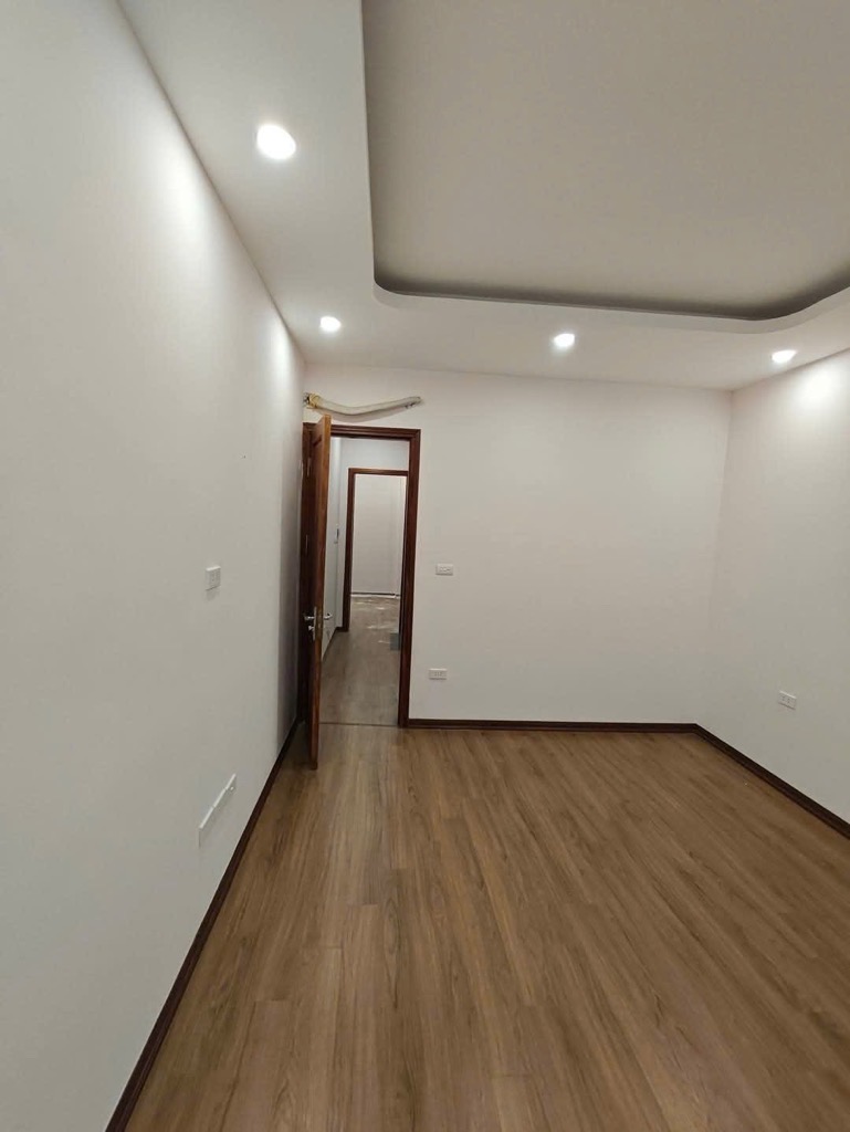 BÁN NHÀ MỚI PHỐ ĐỘI CẤN - 4 NGỦ - 20M RA PHỐ - NHÀ GẦN HỒ - ĐẦY ĐỦ TIỆN ÍCH