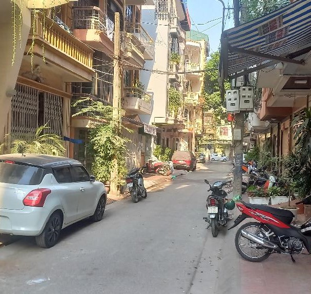 BÁN NHÀ MỚI XÂY HỒNG HÀ - Ô TÔ TRÁNH - VỈA HÈ RỘNG - THANG MÁY 