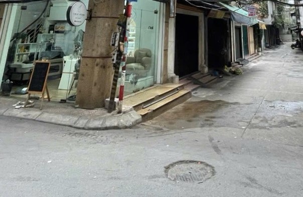 BÁN NHÀ MẶT NGÕ Ô TÔ PHỐ KIM MÃ - LÔ GÓC - NHÀ TỰ XÂY CHẮC CHẮN