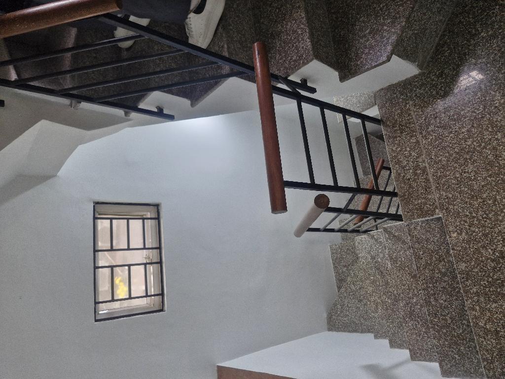 BÁN NHÀ PHỐ THUỴ KHUÊ - CHỈ 1 NHÀ RA MẶT PHỐ - NGÕ RỘNG THOÁNG - CỰC TIỆN DI CHUYỂN