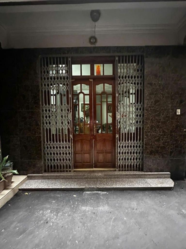 BÁN NHÀ TÔN ĐỨC THẮNG HAI MẶT NGÕ TRƯỚC SAU ĐỀU MỞ ĐƯỢC CỬA - CÁCH MẶT PHỐ 20M - NGÕ NÔNG RỘNG