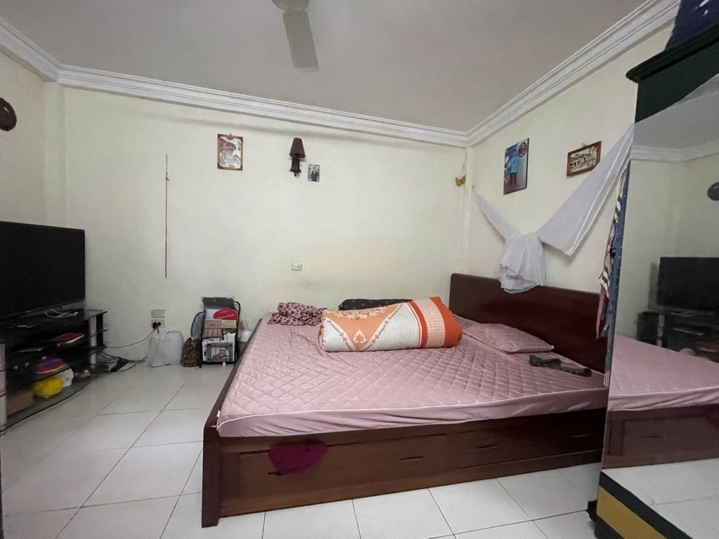 BÁN NHÀ VỊ TRÍ ĐẸP- 6M RA MẶT PHỐ CÁT LINH - NGÕ 3,5 MÉT RỘNG NHƯ ĐƯỜNG Ô TÔ