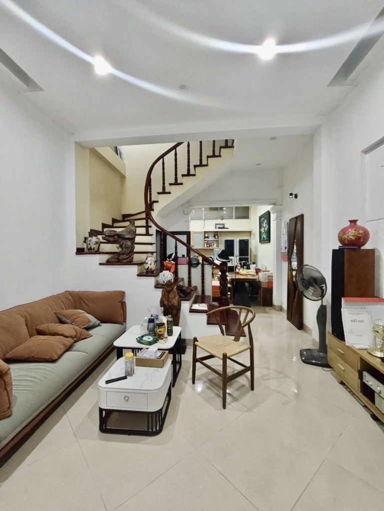 BÁN NHÀ VÕNG THỊ - CÁCH ĐƯỜNG Ô TÔ 10M -  100M RA HỒ TÂY - TẶNG FULL NỘI THẤT