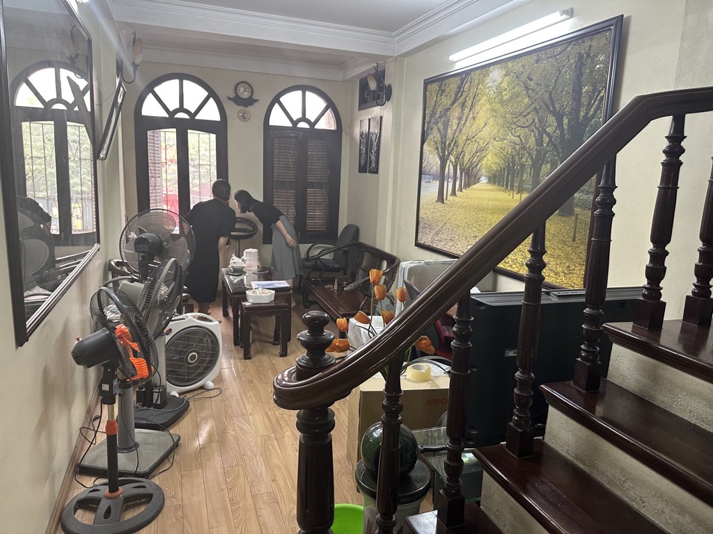 BÁN NHÀ MẶT PHỐ HUỲNH THÚC KHÁNG - 6 TẦNG - VỈA HÈ ĐÁ BÓNG - 4 LÀN Ô TÔ - ĐẬU XE THOẢI MÁI