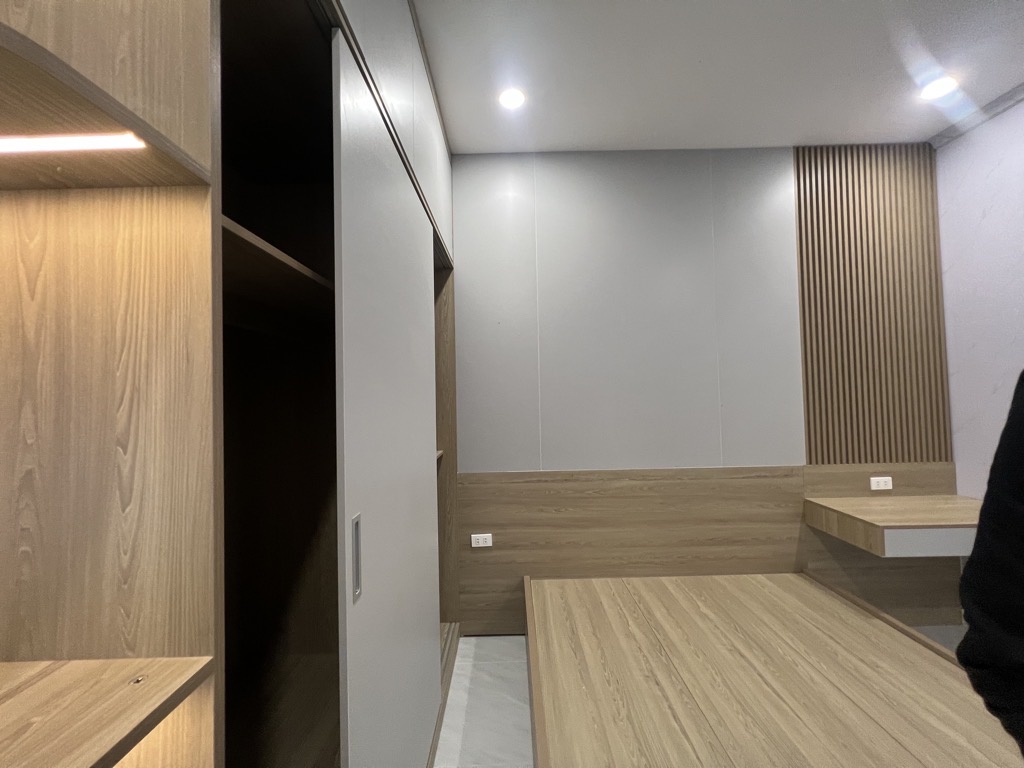 BÁN CĂN HỘ TẬP THỂ TẦNG 1 - NGÕ THÔNG - 2 MẶT TRƯỚC SAU ĐỀU Ô TÔ ĐỖ CỬA KINH DOANH 