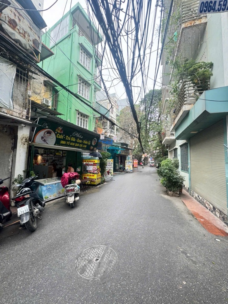BÁN CĂN HỘ TẬP THỂ TẦNG 1 LÁNG HẠ - MẶT NGÕ 2 LÀN Ô TÔ- KINH DOANH SẦM UẤT
