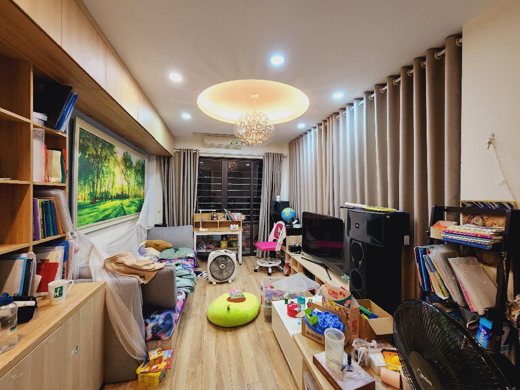 BÁN NHÀ MẶT PHỐ ĐÔNG CÁC - LÔ GÓC - SAU 1 NHÀ RA ĐƯỜNG 60M - CÓ Ô CHỜ THANG MÁY