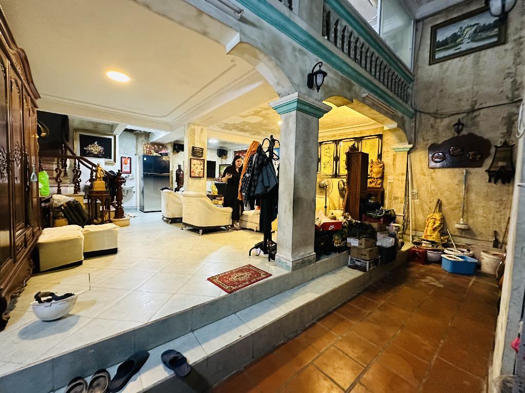 BÁN NHÀ ĐÊ LA THÀNH - CÁCH Ô TÔ 25M - NHÀ CHỦ TỰ XÂY CHẮC CHẮN - MẶT TIỀN KHỦNG