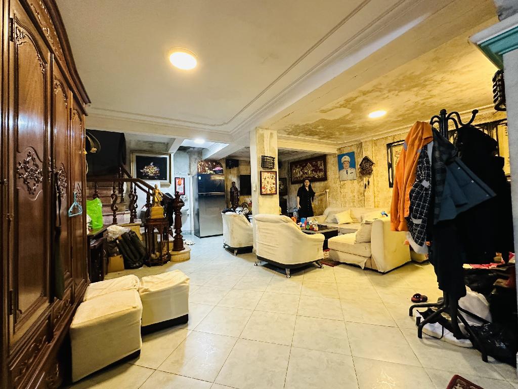 BÁN NHÀ ĐÊ LA THÀNH - CÁCH Ô TÔ 25M - NHÀ CHỦ TỰ XÂY CHẮC CHẮN - MẶT TIỀN KHỦNG