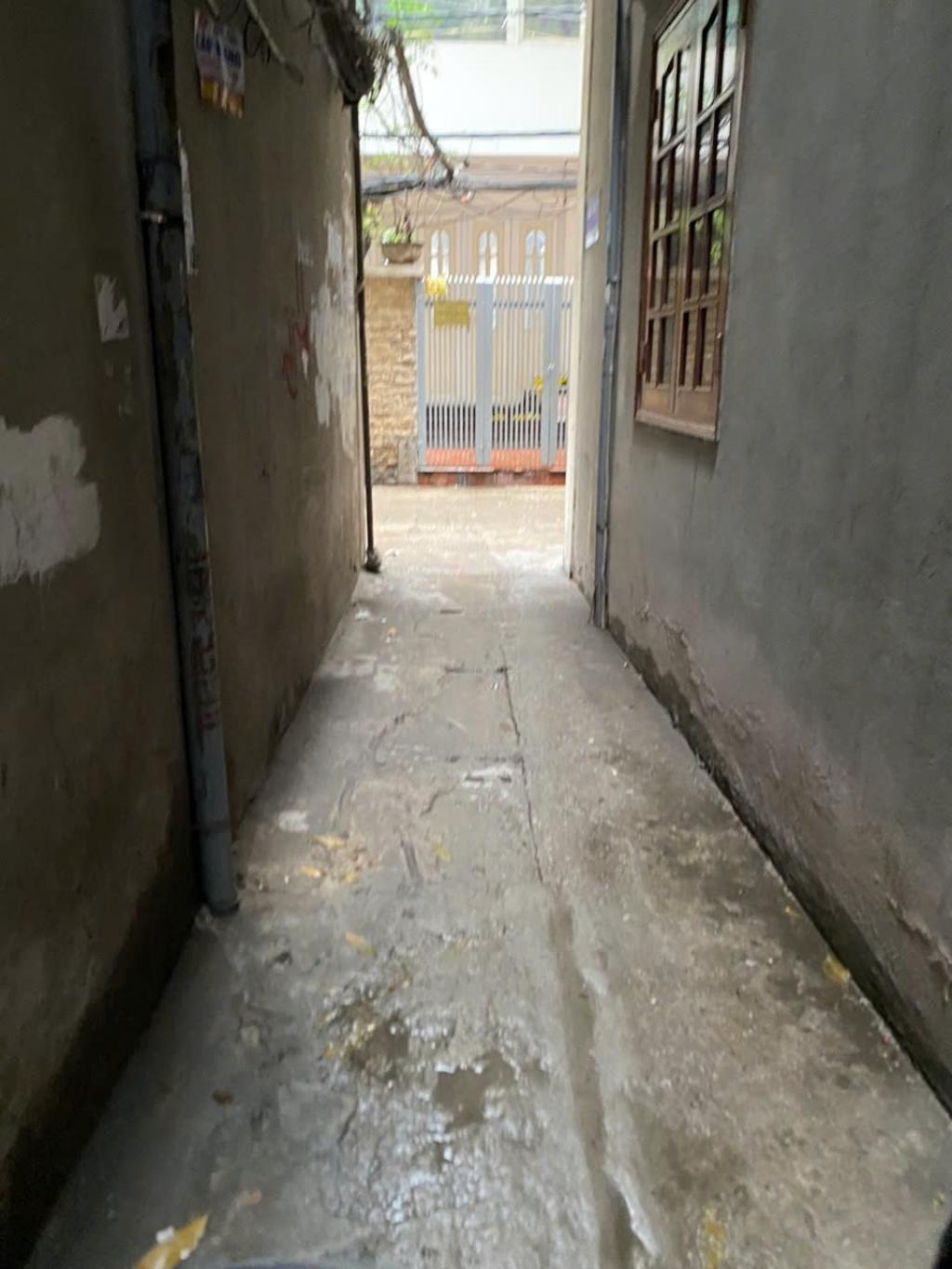 BÁN ĐẤT TẶNG NHÀ 3 TẦNG - SAU 2 NHÀ RA NGÕ Ô TÔ - XÂY CĂN HỘ NHỎ XINH QUÁ ĐẸP