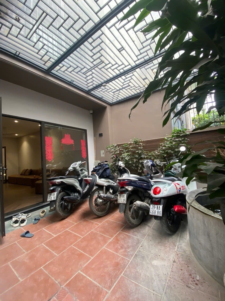 BÁN NHÀ ĐẸP FULL NỘI THẤT - CÓ SÂN ĐỂ XE - 2 MẶT NGÕ THOÁNG TRƯỚC SAU - 150M RA MẶT NGÕ CHỢ