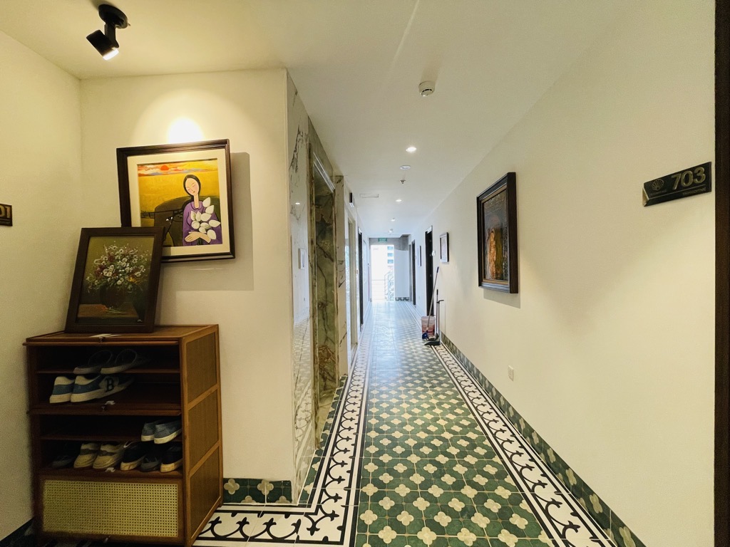 TÒA KHÁCH SẠN 5* CHARMPEARL HANOI HOTEL - LÔ GÓC 4 THOÁNG - VỈA HÈ - ÔTÔ TRÁNH - GARA ÔTÔ - 33 PHÒNG - BỂ BƠI 