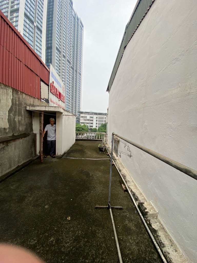 BÁN CĂN NHÀ MẶT PHỐ KIM MÃ - SỔ VUÔNG VẮN - NỞ HẬU NHẸ - GẦN LOTTE, DAEWOO