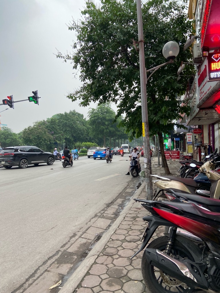 BÁN CĂN NHÀ MẶT PHỐ KIM MÃ - SỔ VUÔNG VẮN - NỞ HẬU NHẸ - GẦN LOTTE, DAEWOO