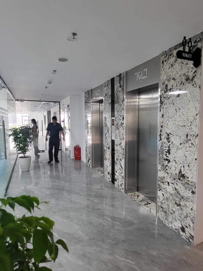 MẶT PHỐ - TOÀ VĂN PHÒNG 10 TẦNG - MẶT TIỀN LỚN - VỈA HÈ RỘNG - DÒNG TIỀN 800 TRIỆU/THÁNG - ĐẦY ĐỦ HOÀN CÔNG VÀ PHÒNG CHÁY