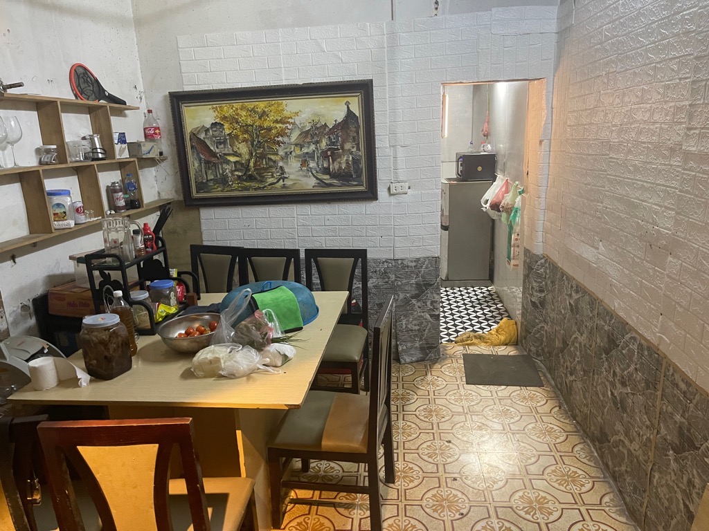 MẶT ĐƯỜNG BƯỞI - BA ĐÌNH - VỊ TRÍ GIỮA HAI NGÃ TƯ - KINH DOANH TỐT - VỈA HÈ RỘNG