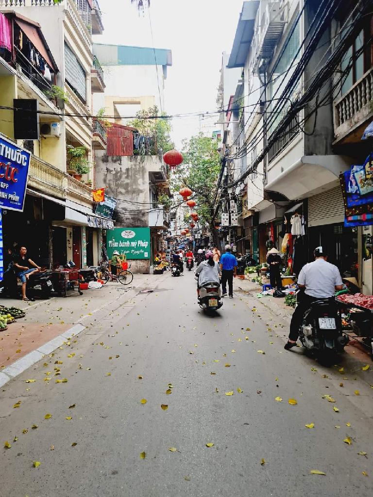 BÁN NHÀ MẶT NGÕ CHỢ KHÂM THIÊN - KINH DOANH SẦM UẤT - THÔNG ĐÊ LA THÀNH + XÃ ĐÀN