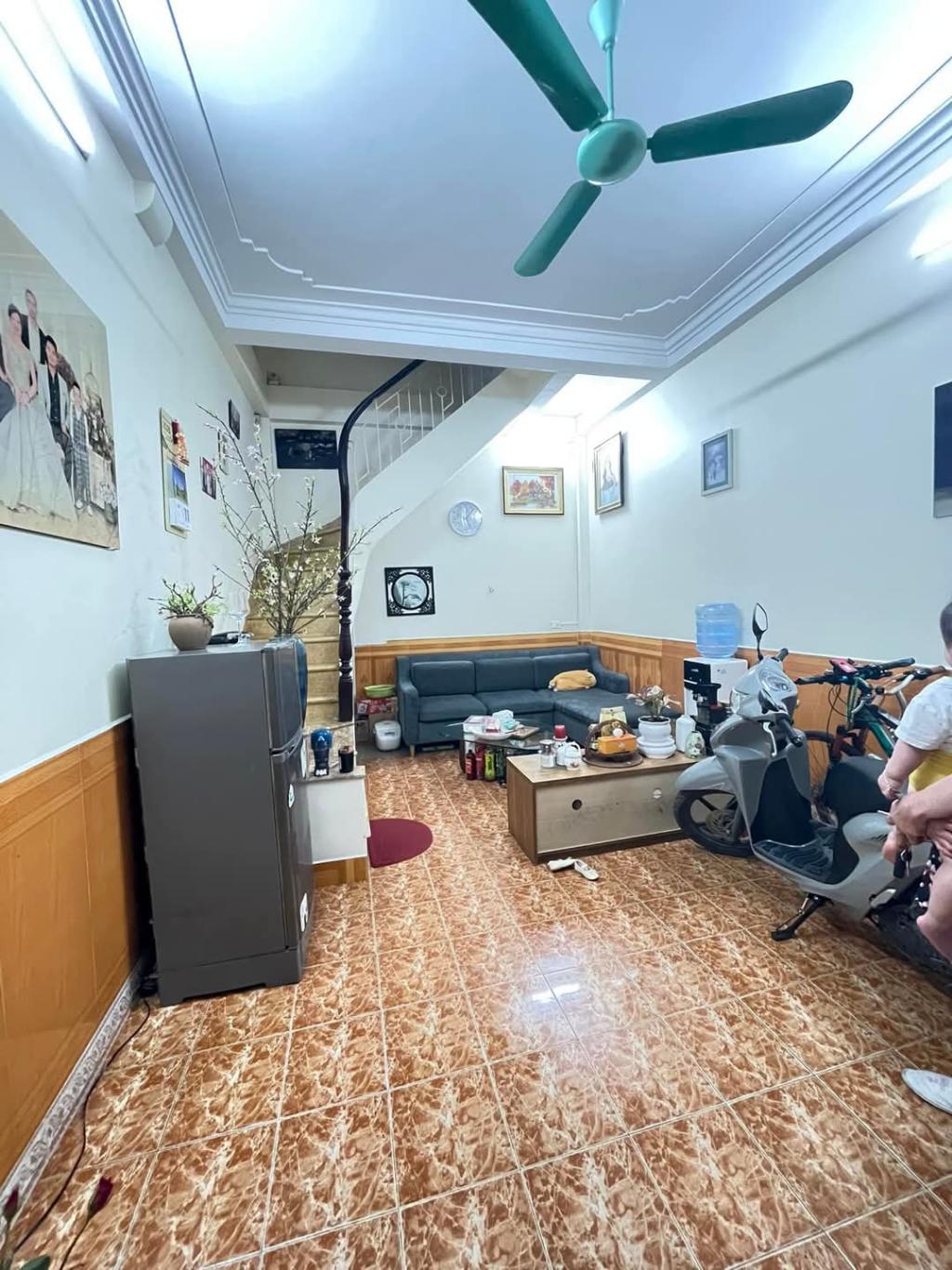 BÁN NHÀ RIÊNG PHỐ HÀO NAM - NHÀ ĐẸP THOÁNG - SAU 3 NHÀ RA MẶT PHỐ - NGÕ XE BA GÁC TRÁNH