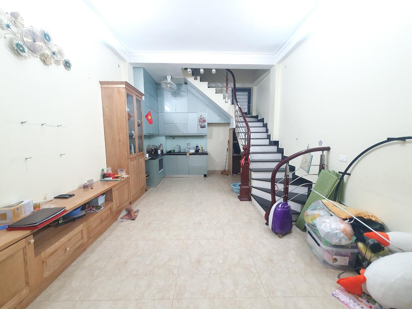 1 NHÀ RA MẶT PHỐ Ô CHỢ DỪA - DÂN XÂY - 2 THOÁNG TRƯỚC SAU - VỪA Ở VỪA KINH DOANH ONLINE