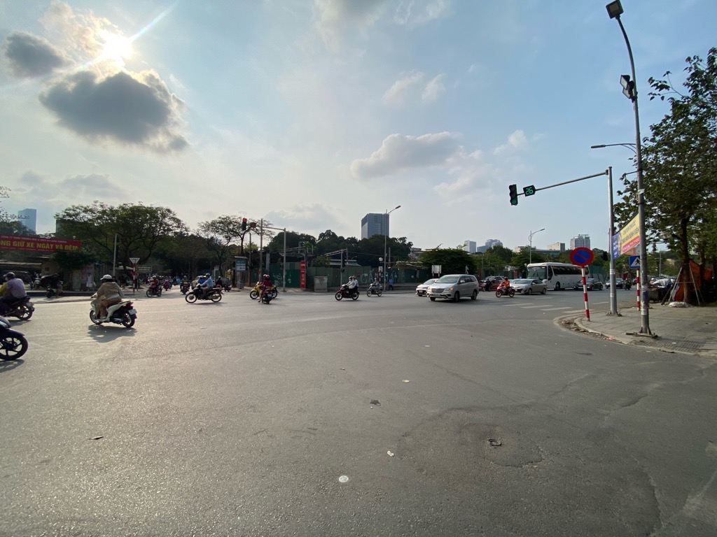 NHÀ MẶT PHỐ CHÙA LÁNG KINH DOANH SẦM UẤT - THOÁNG TRƯỚC SAU VĨNH VIỄN - SẴN Ô CHỜ THANG MÁY