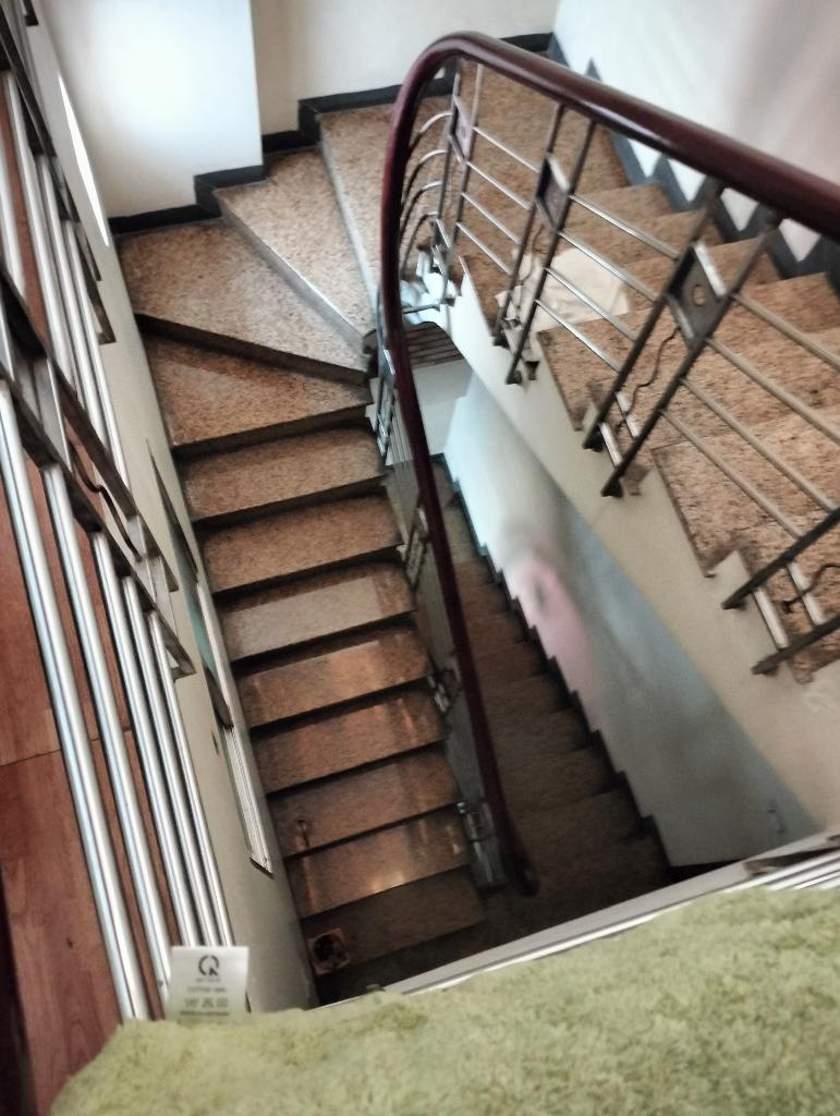 MẶT PHỐ TRUNG TÂM - KINH DOANH SẦM UẤT - SẴN Ô CHỜ THANG MÁY 