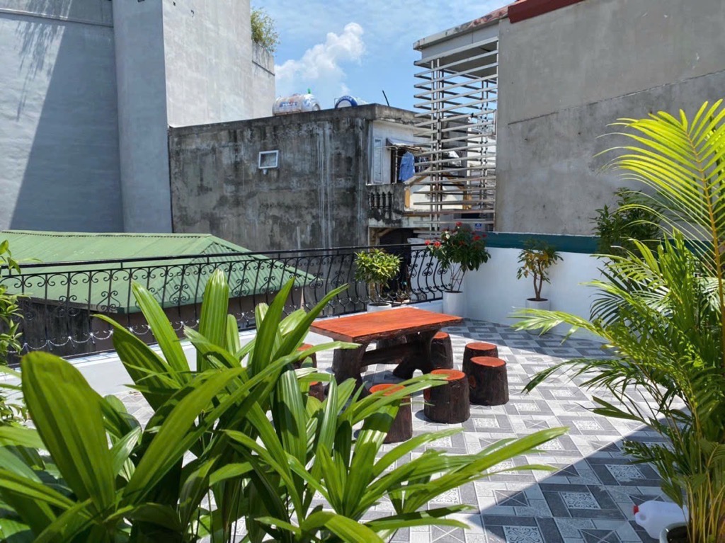 BÁN CĂN HỘ DỊCH VỤ - GARA 02 Ô TÔ - NGÕ Ô TÔ TRÁNH - MẶT TIỀN 7M - DÒNG TIỀN 60 TRIỆU/THÁNG