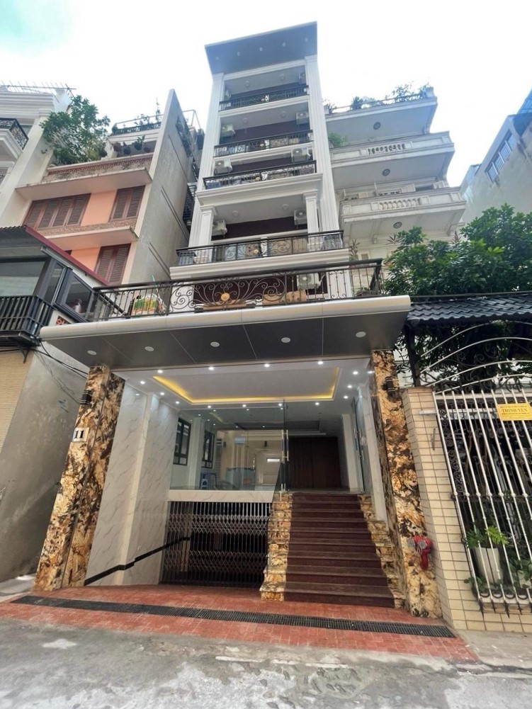 VỊ TRÍ ĐẮC ĐỊA - VIEW HỒ TÂY - 8 TẦNG THANG MÁY - Ô TÔ DỪNG ĐỖ - VÀI BƯỚC RA PHỐ - RA MẶT HỒ TÂY