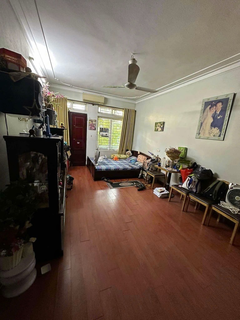 BÁN NHÀ MẶT PHỐ - KINH DOANH SẦM UẤT CÓ VỈA HÈ - MẬT ĐỘ DÂN THU NHẬP TỐT CAO