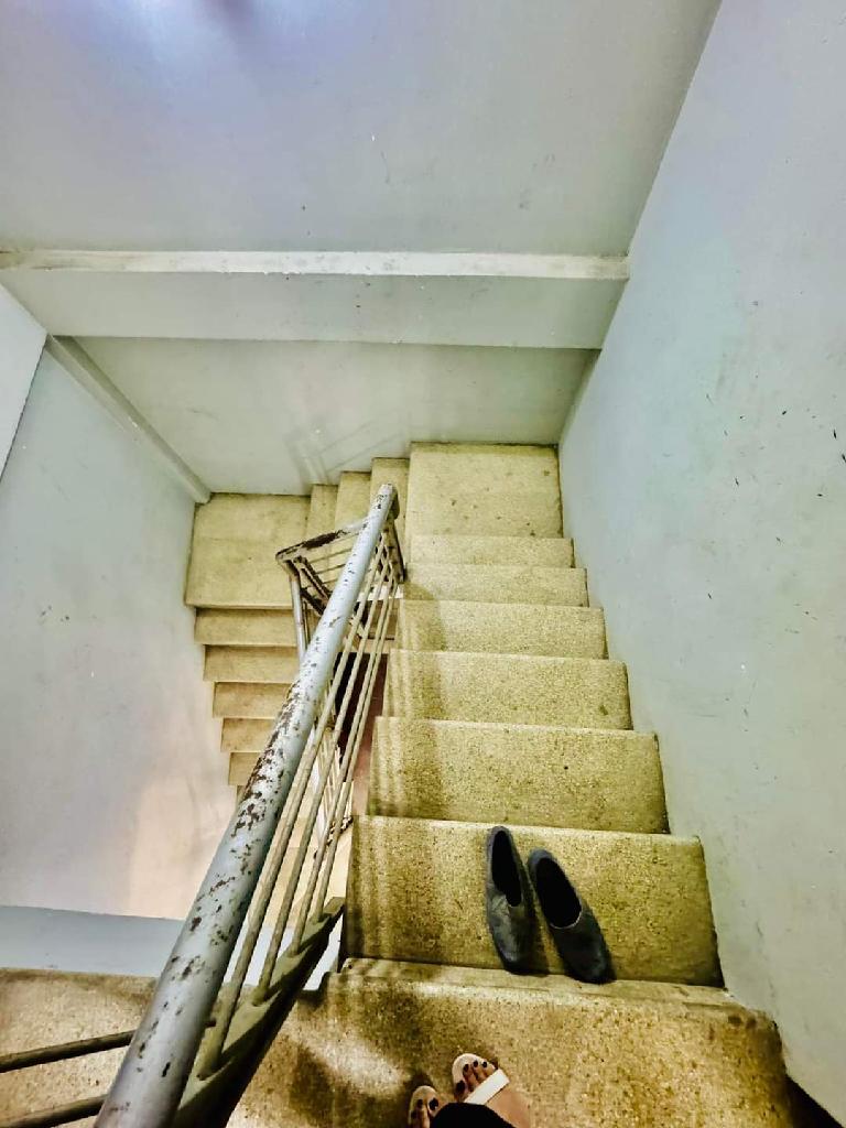 BÁN NHÀ MẶT PHỐ HÀO NAM - LÔ GÓC - VỊ TRÍ ĐẸP - TẶNG THÊM 1 MẶT NGÕ Ô TÔ