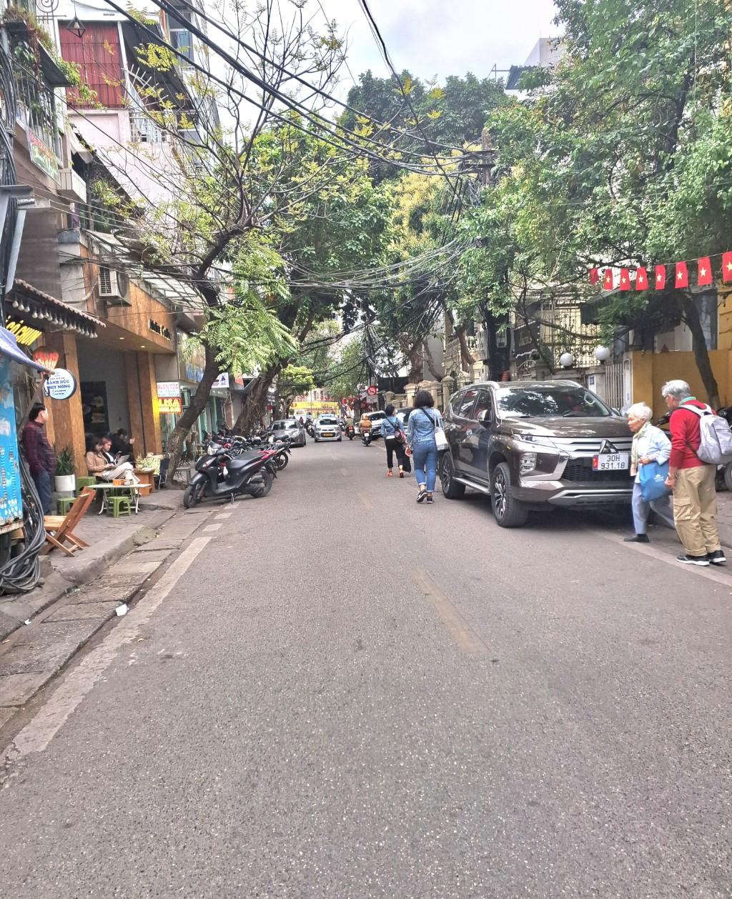 NHÀ MẶT PHỐ TÔN THẤT THIỆP - PHỐ VIP BA ĐÌNH - KINH DOANH - VỈA HÈ Ô TÔ TRÁNH