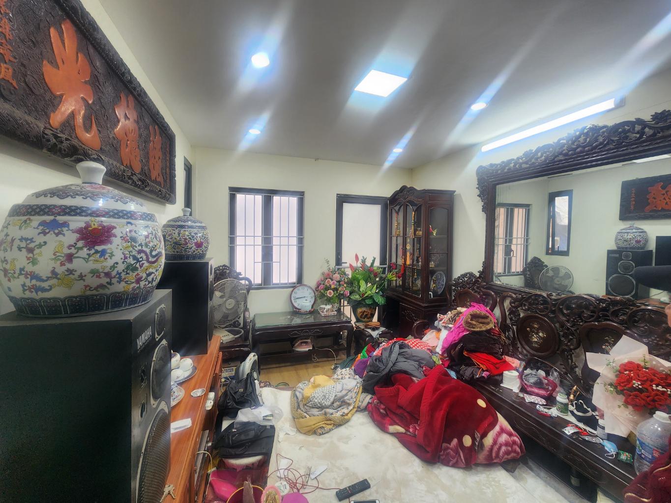 BÁN ĐẤT TẶNG NHÀ MẶT NGÕ Ô TÔ ĐỖ CỬA - 5M RA Ô TÔ TRÁNH KINH DOANH - THÔNG THOÁNG