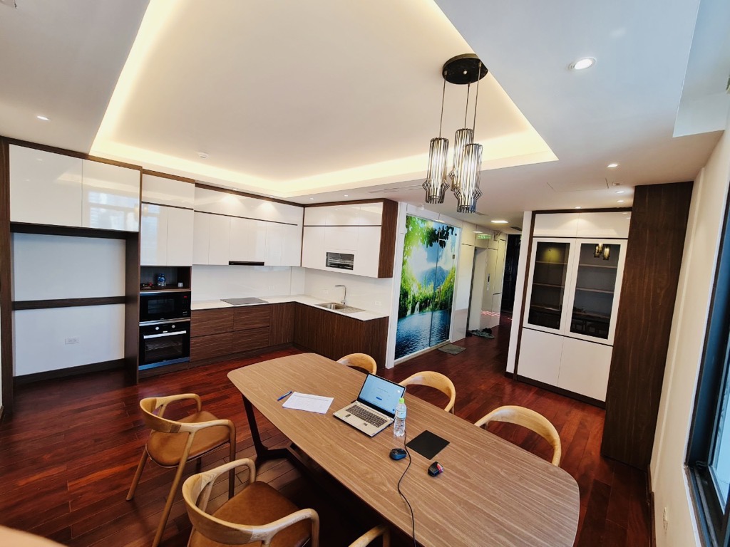 BÁN TOÀ NHÀ 9 TẦNG THANG MÁY PHỐ HOÀNG CẦU - VIEW HỒ HOÀNG CẦU, TÀU TRÊN CAO