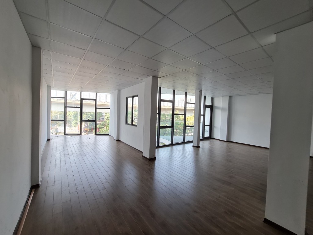 BÁN TOÀ NHÀ 9 TẦNG THANG MÁY PHỐ HOÀNG CẦU - VIEW HỒ HOÀNG CẦU, TÀU TRÊN CAO