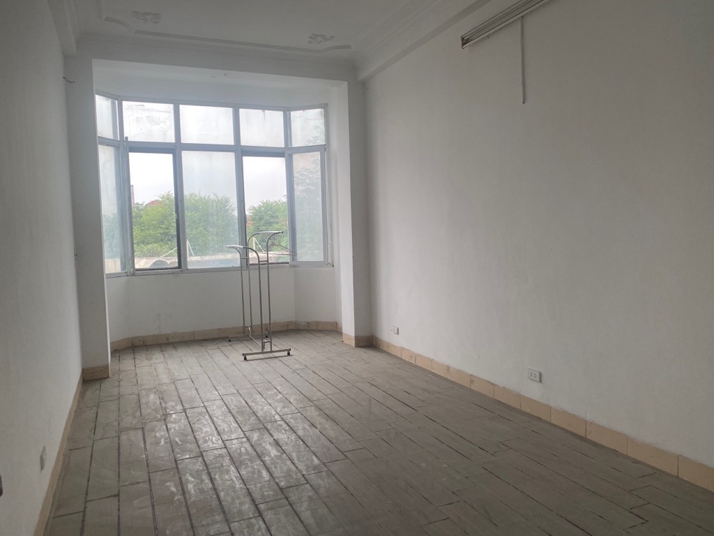 MẶT PHỐ VIP - HAI THOÁNG - KINH DOANH MỌI LOẠI HÌNH - SẴN Ô CHỜ THANG MÁY 