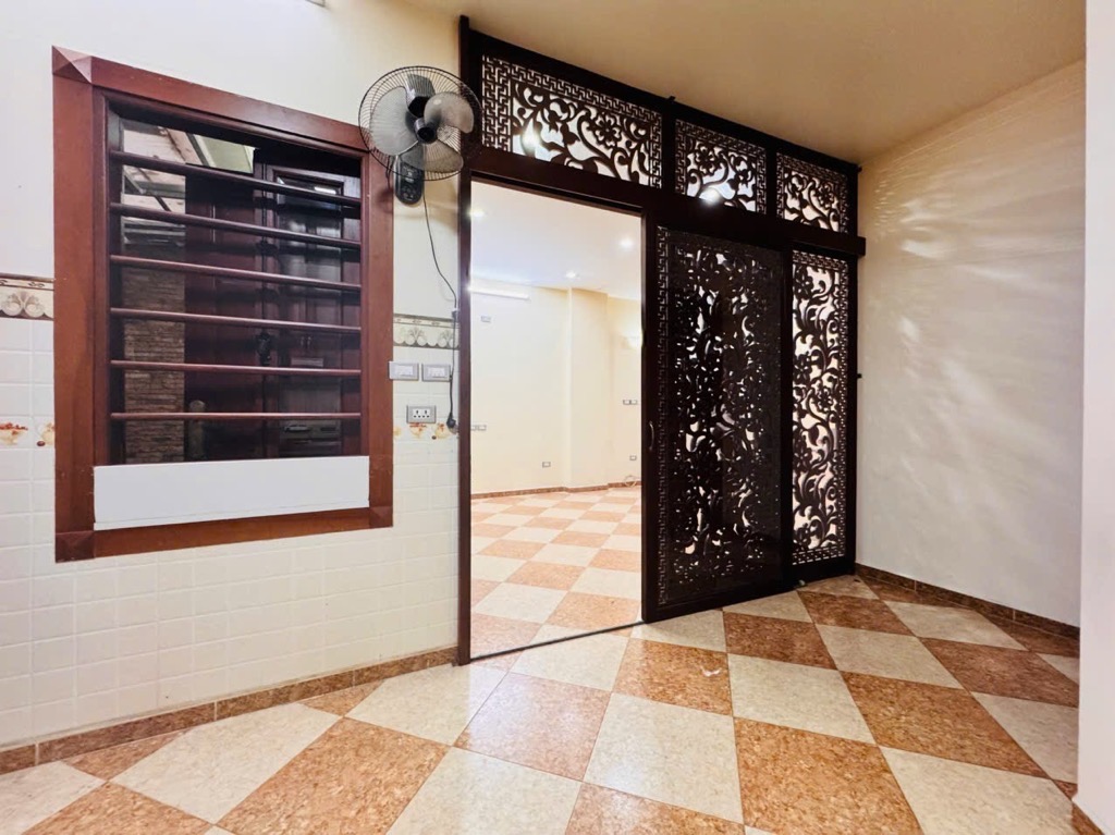 BIỆT THỰ ĐẲNG CẤP QUẬN CẦU GIẤY - BẢO VỆ GÁC 24/7- NỞ HẬU LỘC LÁ - KHU DÂN TRÍ CAO TOÀN QUAN CHỨC BIỂN XANH