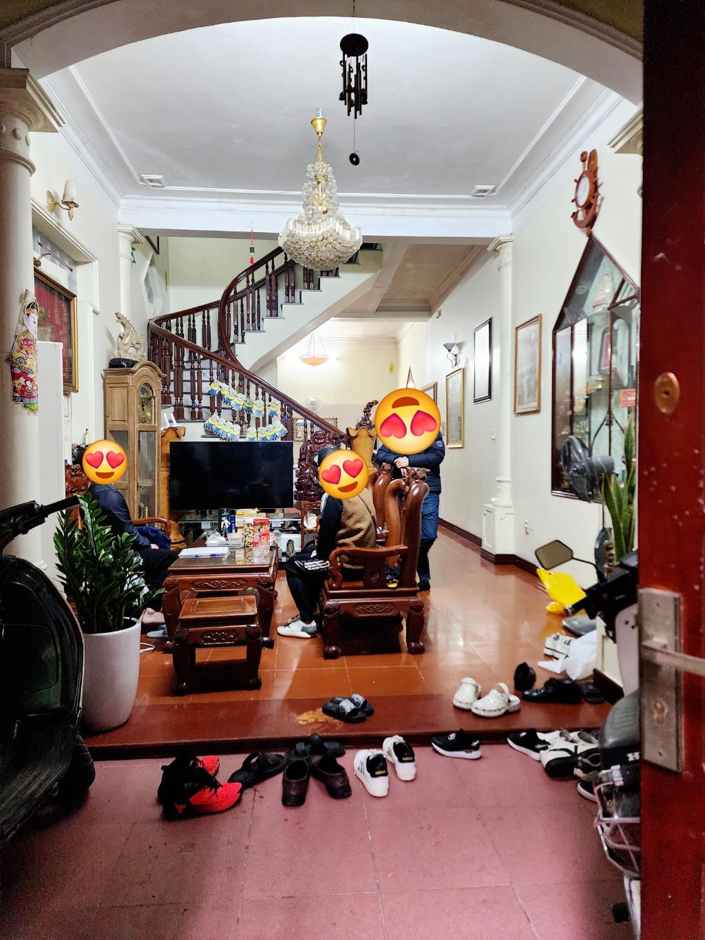 BÁN NHÀ RIÊNG CẦU GIẤY - LÔ GÓC 2 MẶT THOÁNG - CHỦ TỰ XÂY CHẮC CHẮN - 30M RA MẶT PHỐ 