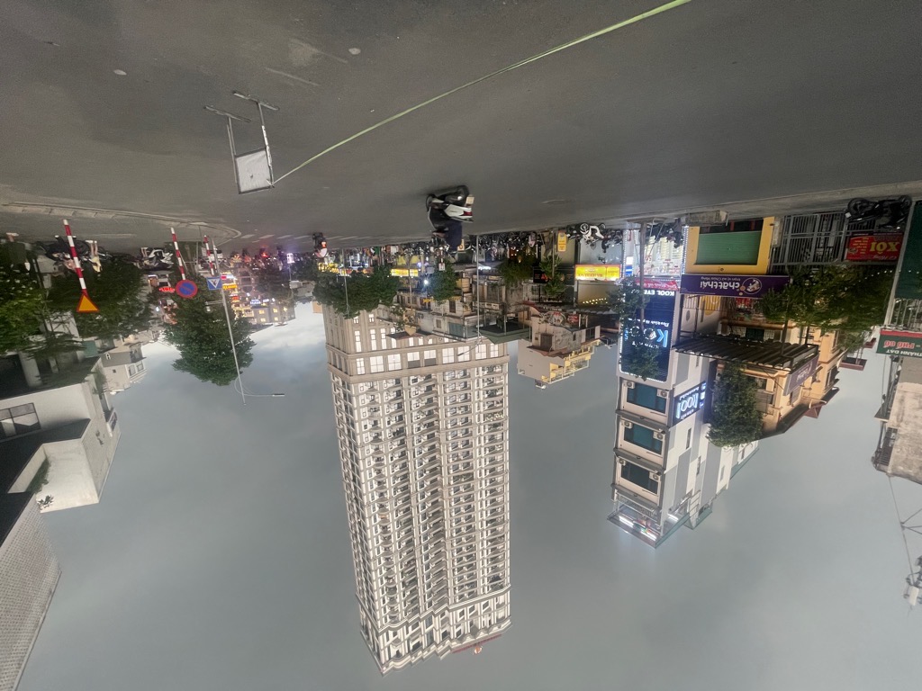 NHÀ MẶT PHỐ HUỲNH THÚC KHÁNG KÉO DÀI - LÔ GÓC 3 MẶT THOÁNG - KINH DOANH SẦM UẤT - VỊ TRÍ CỰC ĐẸP