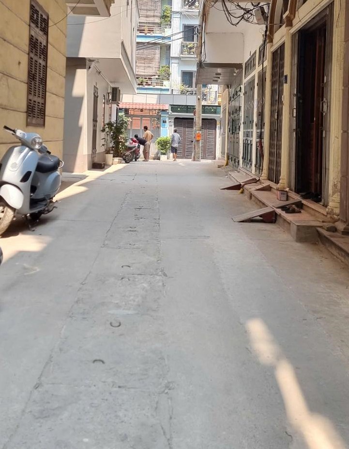 BÁN NHÀ PHÂN LÔ CÁN BỘ PHỐ ĐỘI NHÂN - Ô TÔ DỪNG ĐỖ - DÂN TỰ XÂY CHẮC CHẮN