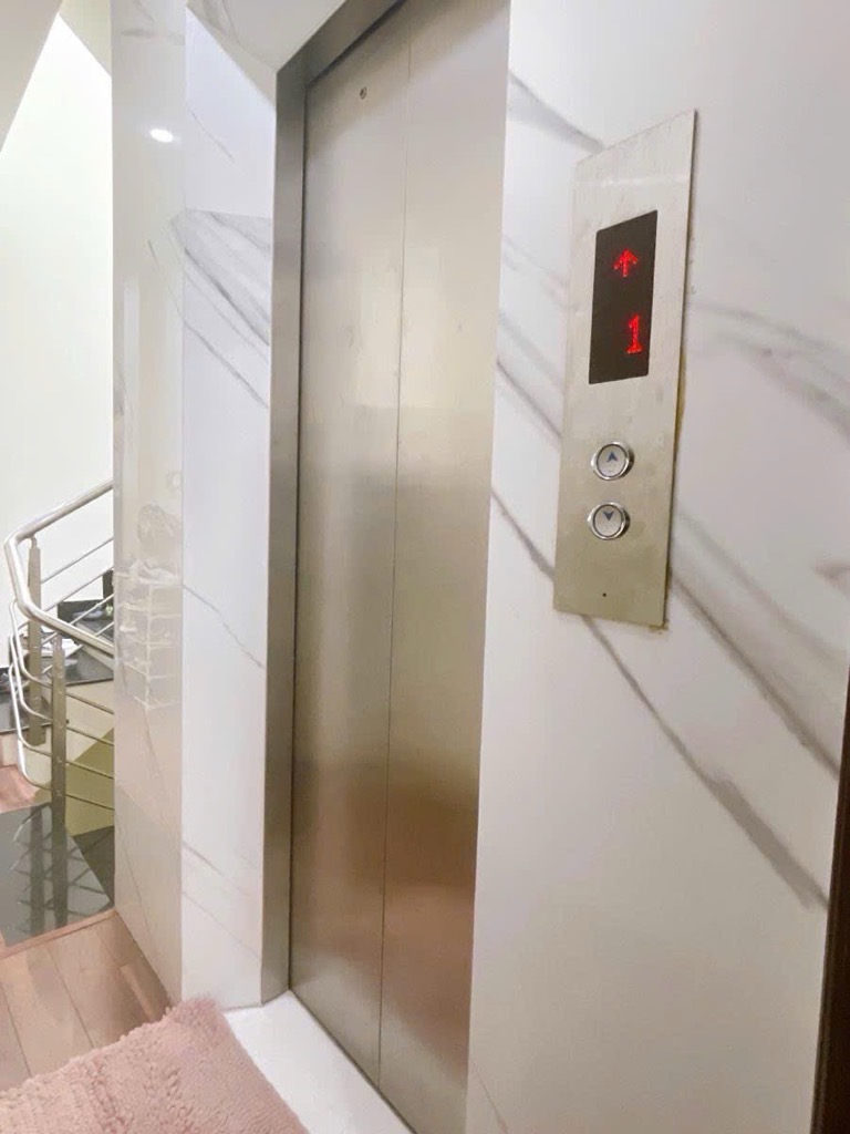 TOÀ NHÀ 7 TẦNG - MẶT PHỐ - VỈA HÈ - KINH DOANH - THANG MÁY - NỞ HẬU - HAI THOÁNG