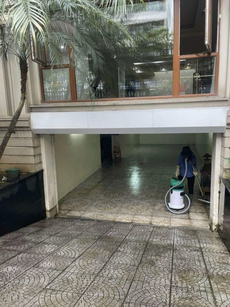 BIỆT THỰ MẶT PHỐ - ĐỐI DIỆN LOTTE TÂY HỒ - MẶT SAU NHÀ LÀ HỒ TÂY - Ở VÀ KINH DOANH, VĂN PHÒNG CÔNG TY