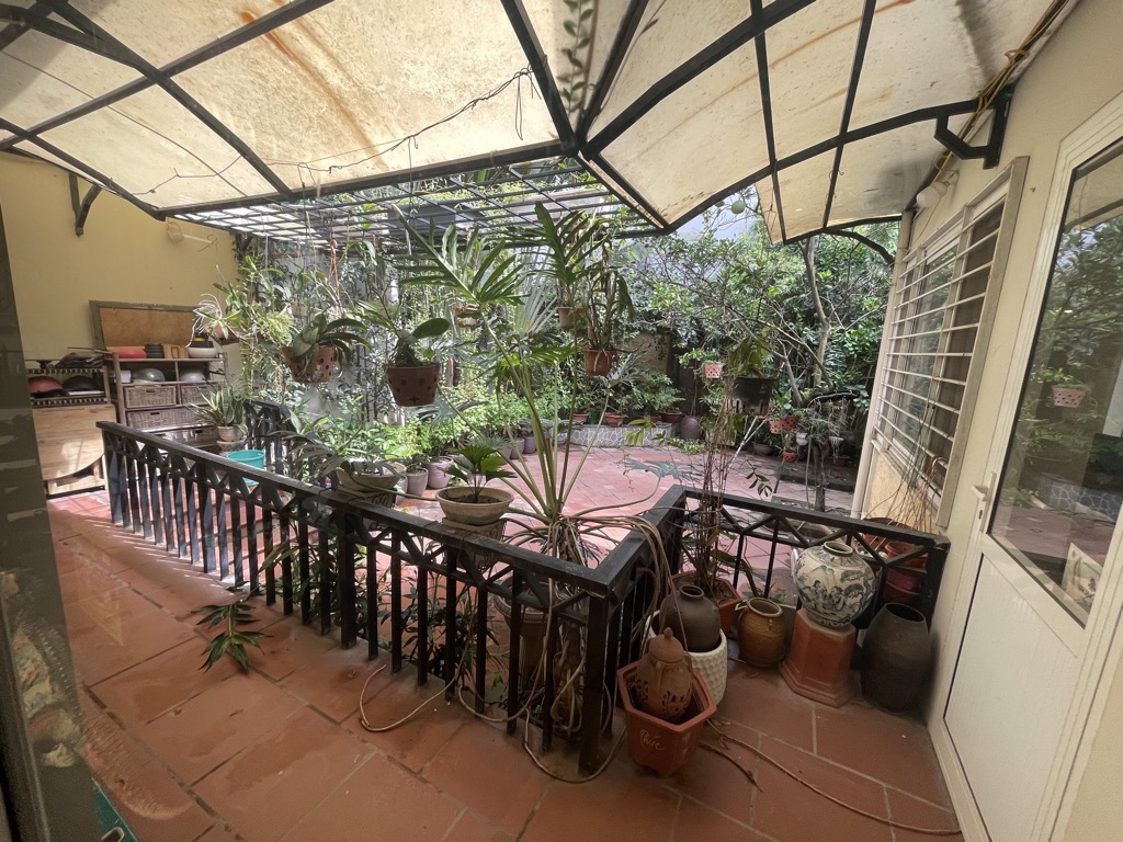 SIÊU BIỆT THỰ SÂN VƯỜN - HÀNG XÓM LOTTE - ĐẦY ĐỦ GARA SÂN VƯỜN - KO GIAN TĨNH Ở CHẤT - 1 MẶT PHỐ 1 MẶT NGÕ - BA BƯỚC RA HỒ TÂY