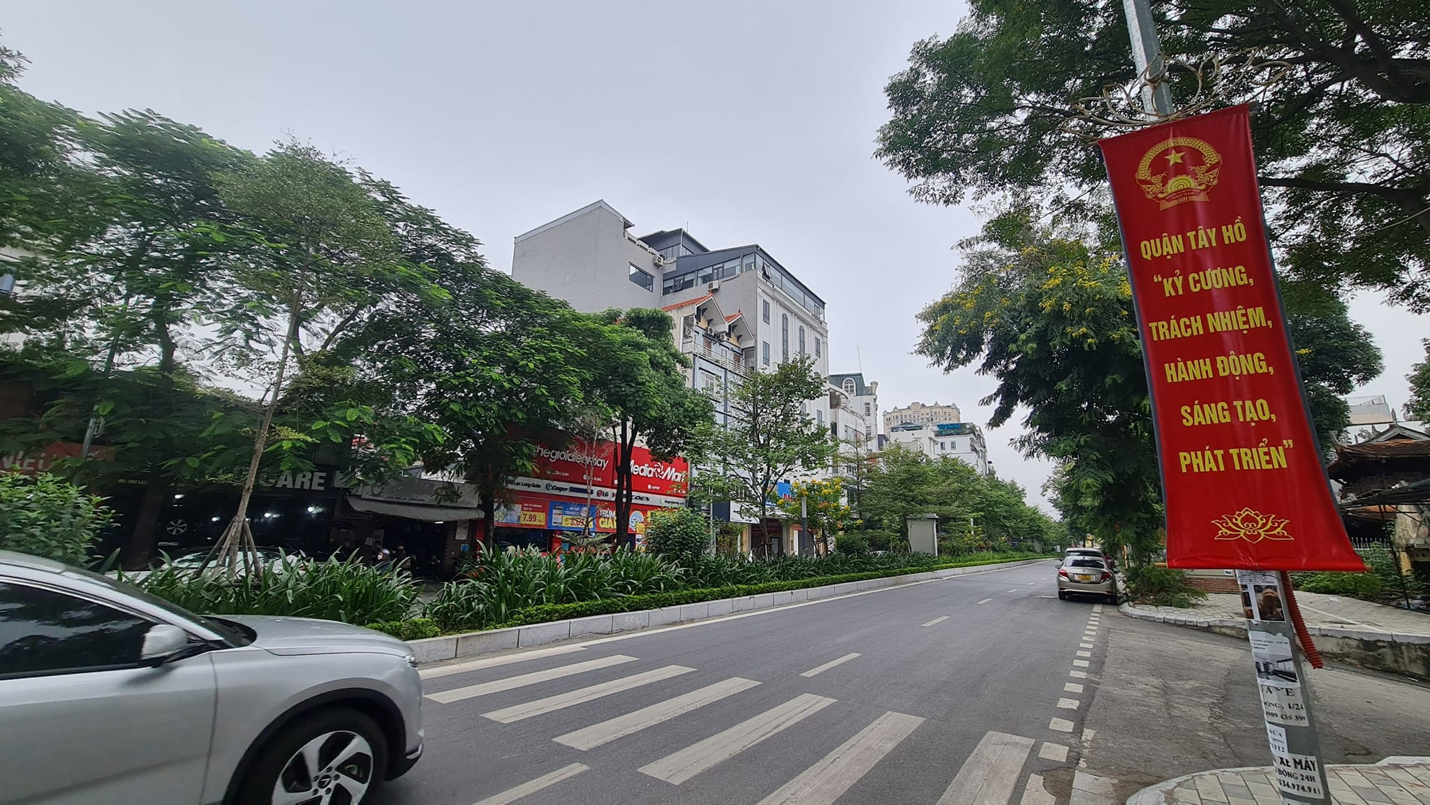 BÁN THỬA ĐẤT TO ĐẸP MẶT ĐƯỜNG LẠC LONG QUÂN - CON PHỐ KINH DOANH SẦM UẤT NHỜ LƯU LƯỢNG NGƯỜI ĐỔ VỀ LOTTE