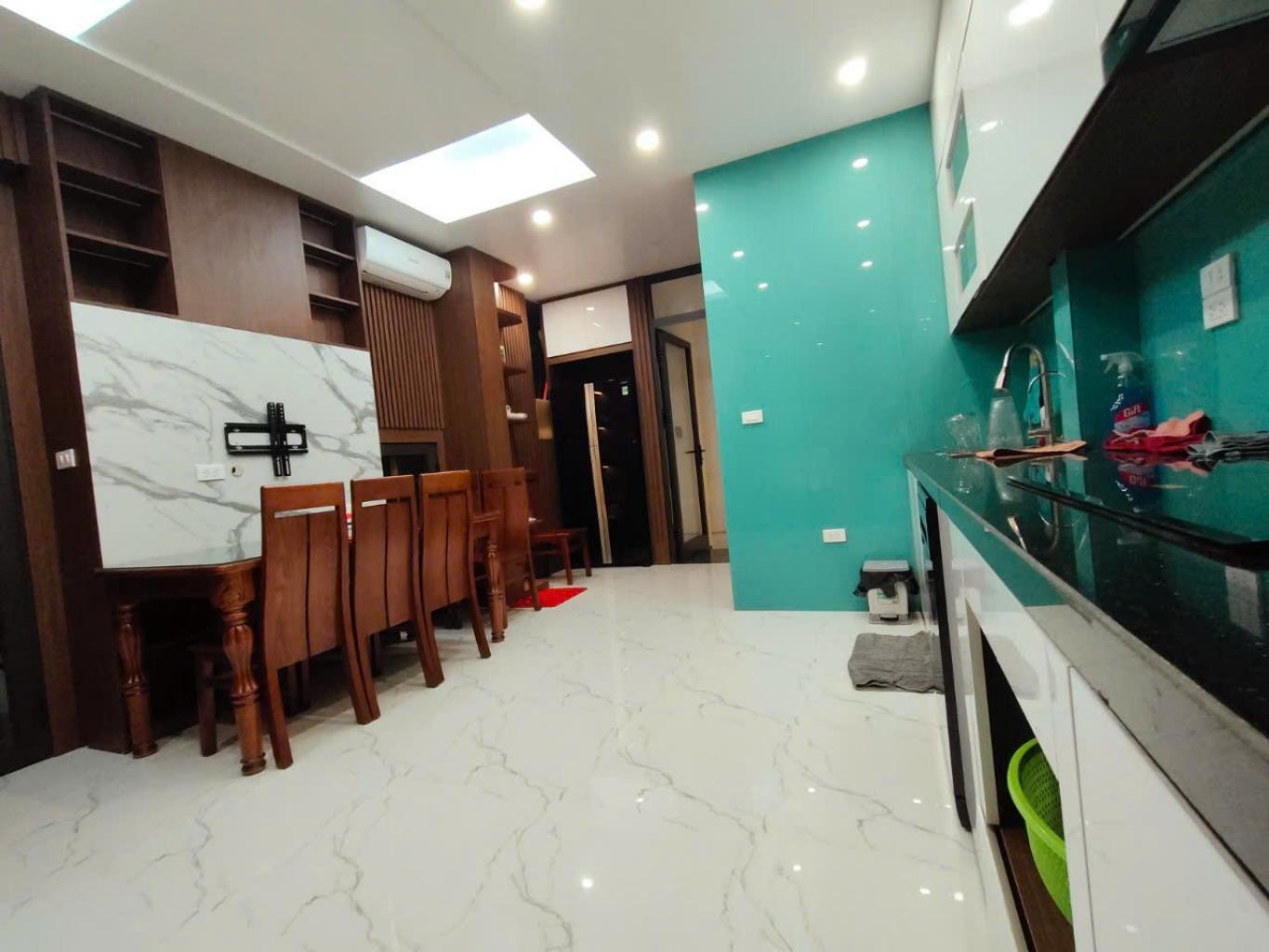 BÁN NHÀ RIÊNG 7 TẦNG THANG MÁY - SAU 3 NHÀ RA PHỐ - LÔ GÓC 2 MẶT RỘNG THOÁNG - KINH DOANH 