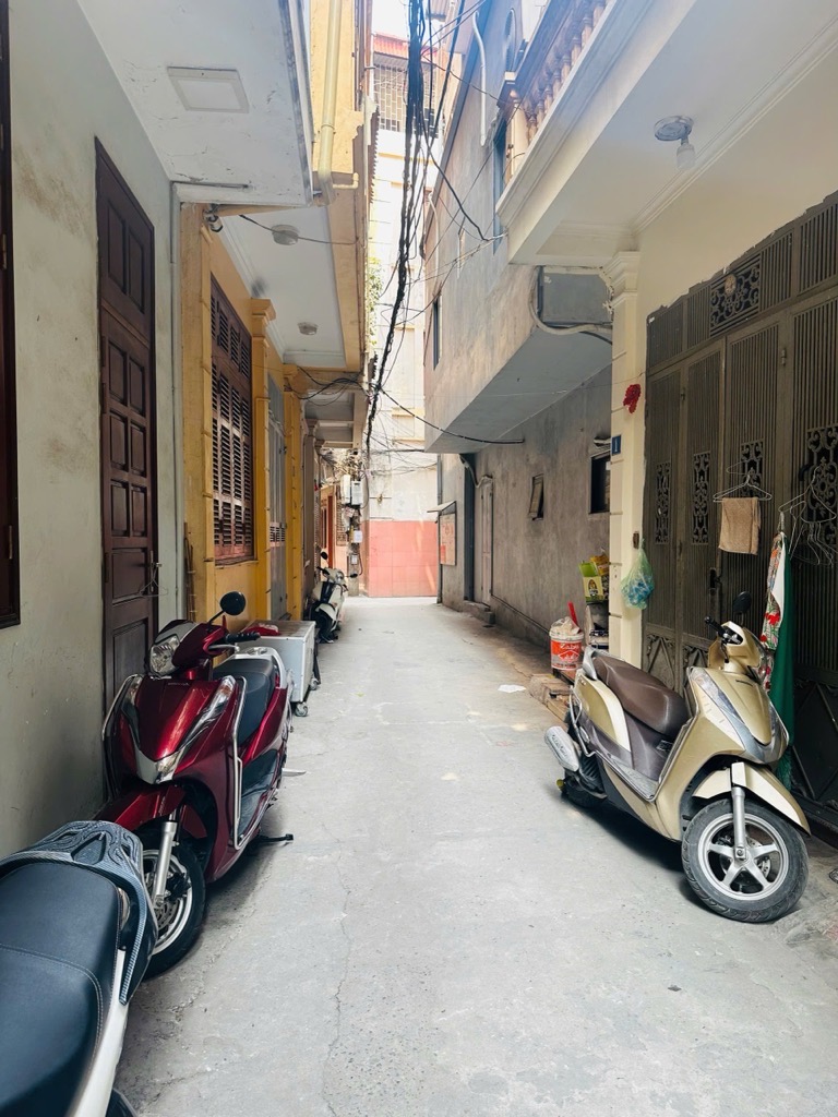 BÁN NHÀ DÂN XÂY TÂM HUYẾT - CÁCH Ô TÔ 10M 