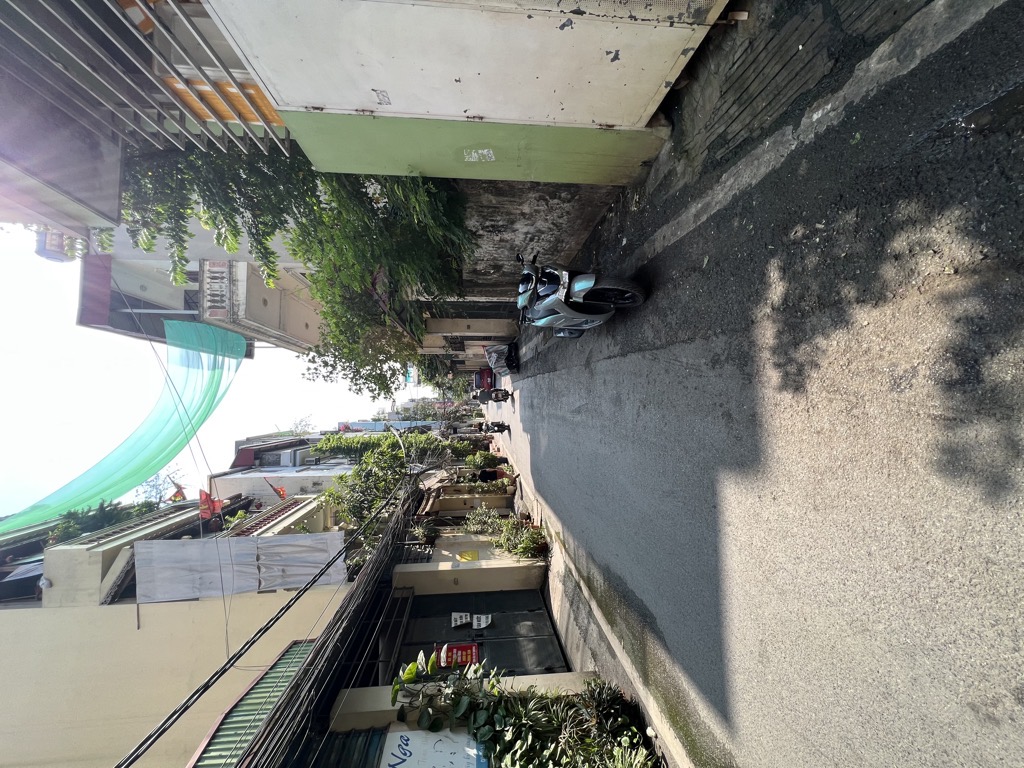 BÁN NHÀ MẶT NGÕ Ô TÔ THÔNG PHỐ TỨ LIÊN - NHÀ CẤP 4 KHÔNG CÓ GÌ NGOÀI THÔNG SỐ