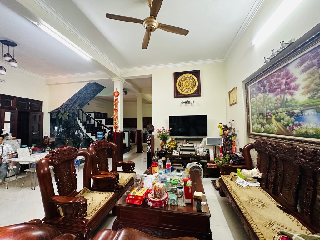 BIỆT THỰ SÂN VƯỜN PHỐ ĐỒNG CỔ - MẶT PHỐ - DIỆN TÍCH RỘNG 