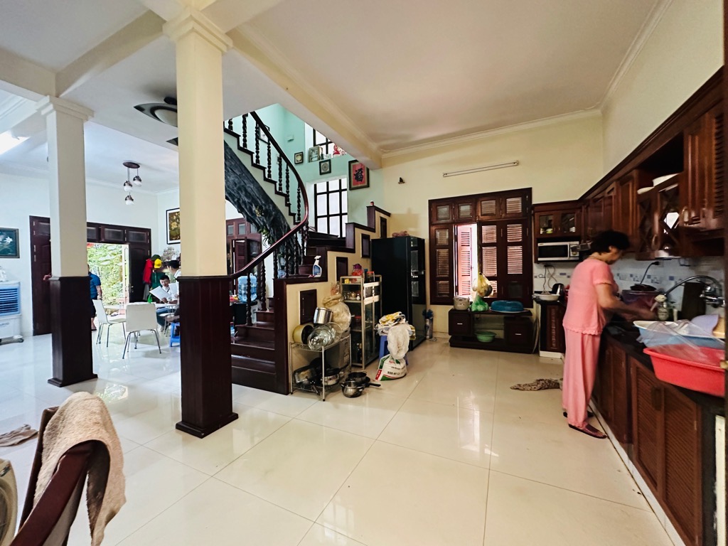 BIỆT THỰ SÂN VƯỜN PHỐ ĐỒNG CỔ - MẶT PHỐ - DIỆN TÍCH RỘNG 